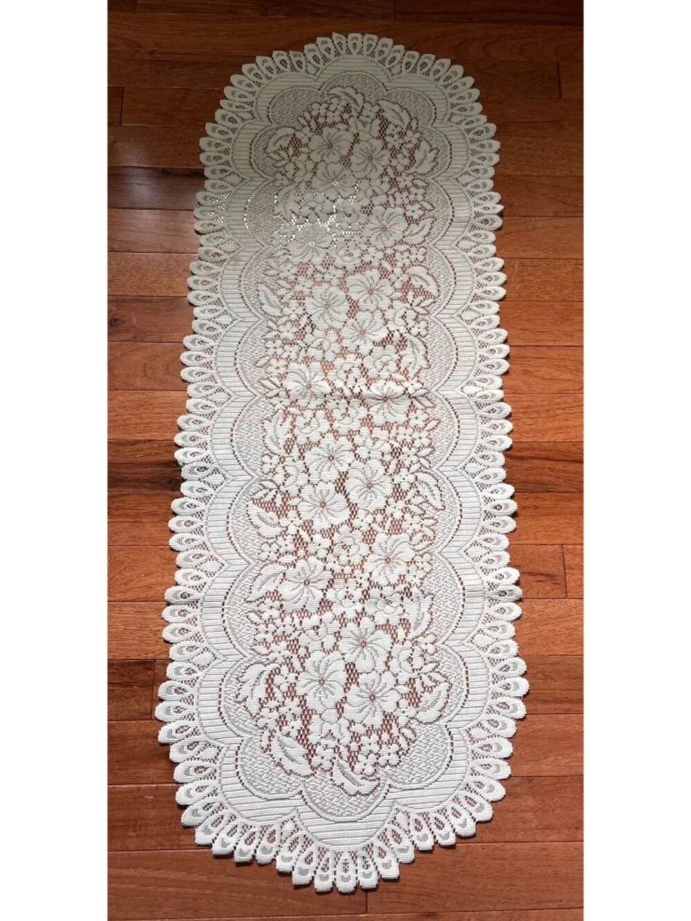 White Floral Lace Table Runner Elegant Rectangular 38”x15” Vintage Scalloped